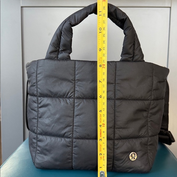 lululemon athletica Black Nylon Quilted Grid Mini 5L Crossbody/Handle Tote Bag - Picture 13 of 15